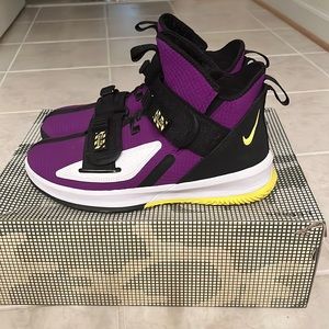 only been worn twice, basically brand new